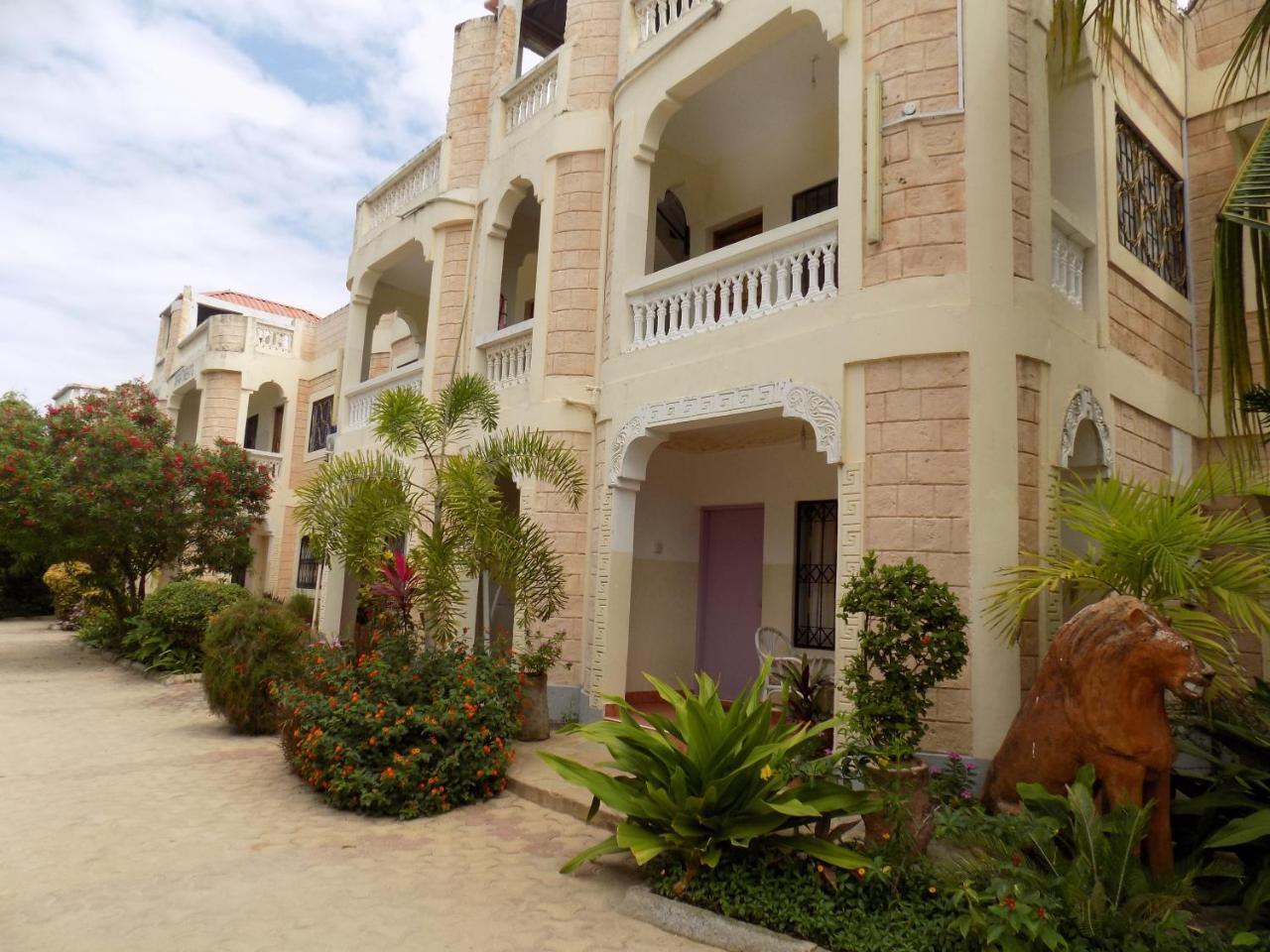 Jacyjoka Nyali Mombasa