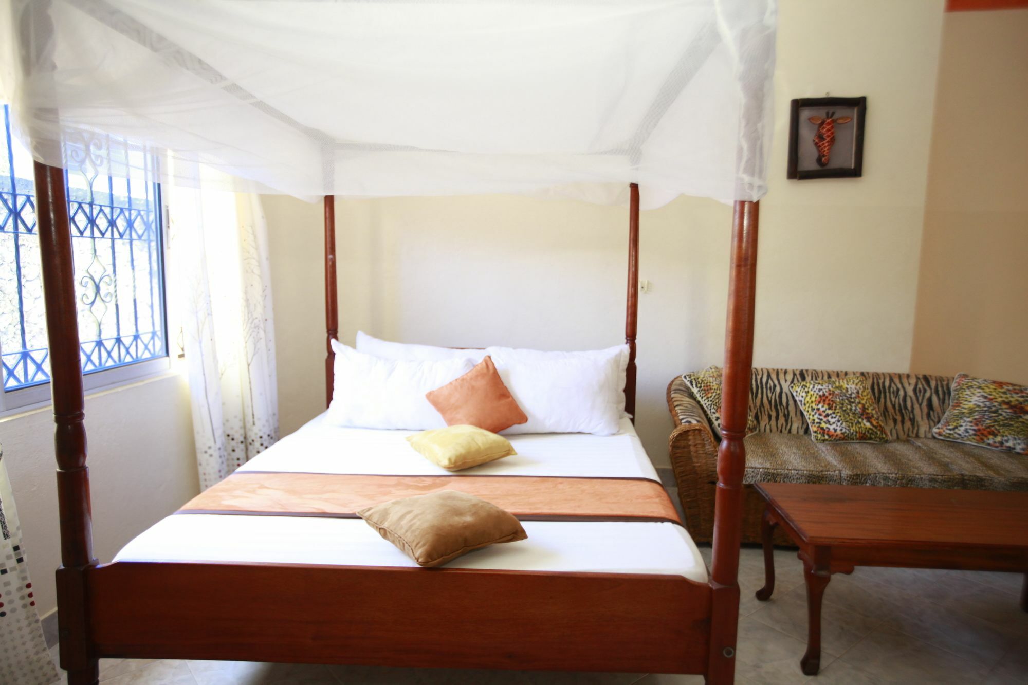 Jacyjoka Nyali * Mombasa
